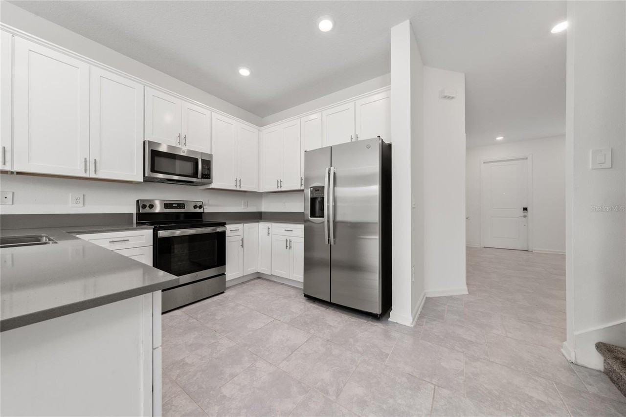 7708 Stone Creek Trl - Photo 5 of 29