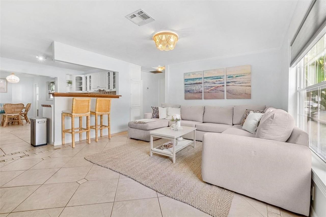 6841 13th St N - Photo 3 of 26