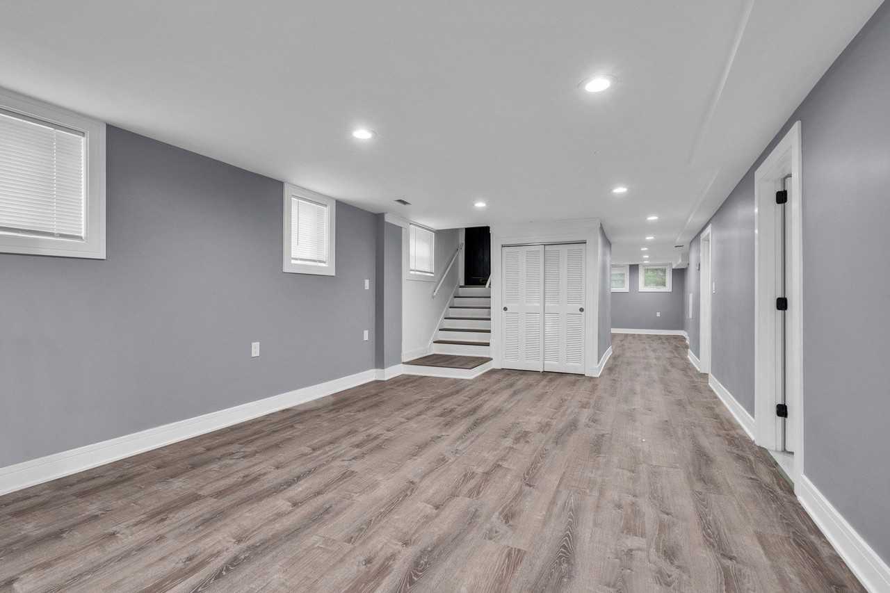 2424 West Hollywood Avenue #3 - Photo 5 of 20