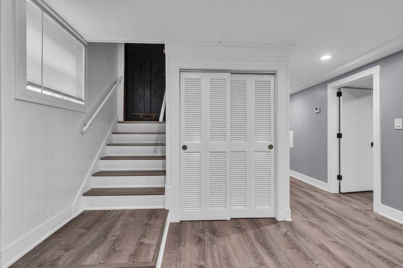 2424 West Hollywood Avenue #3 - Photo 6 of 20