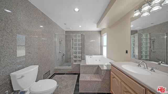 18259 Minnehaha St - Photo 2 of 8