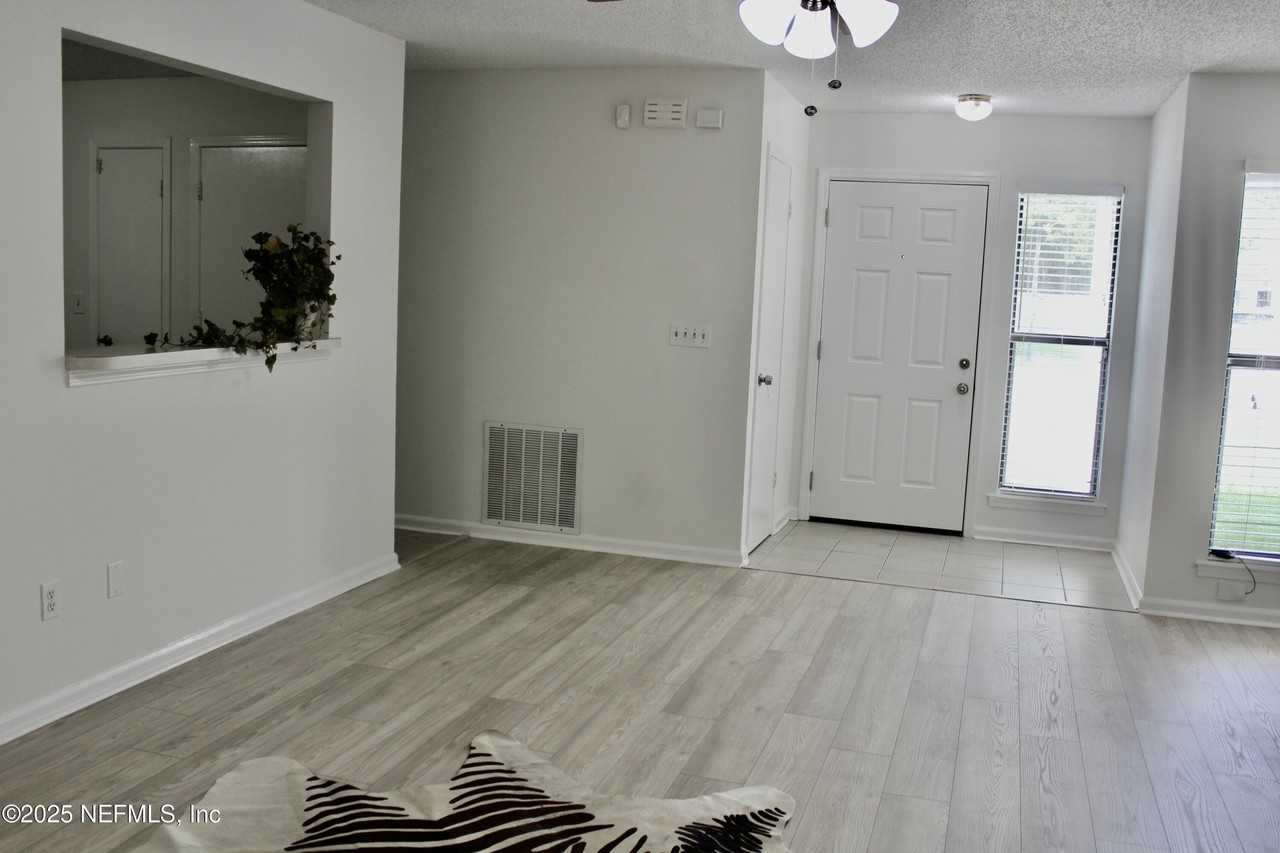 12627 Enchanted Hollow Dr - Photo 3 of 17