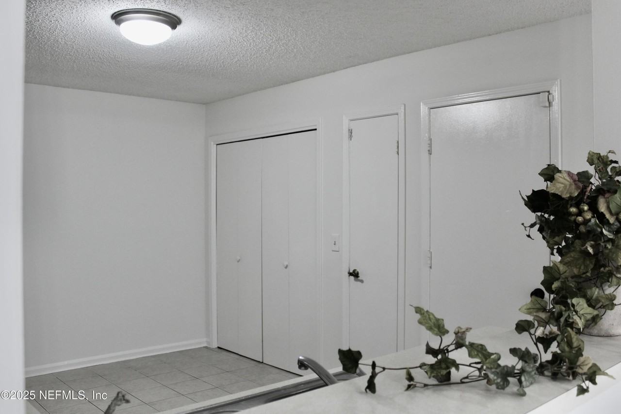 12627 Enchanted Hollow Dr - Photo 6 of 17