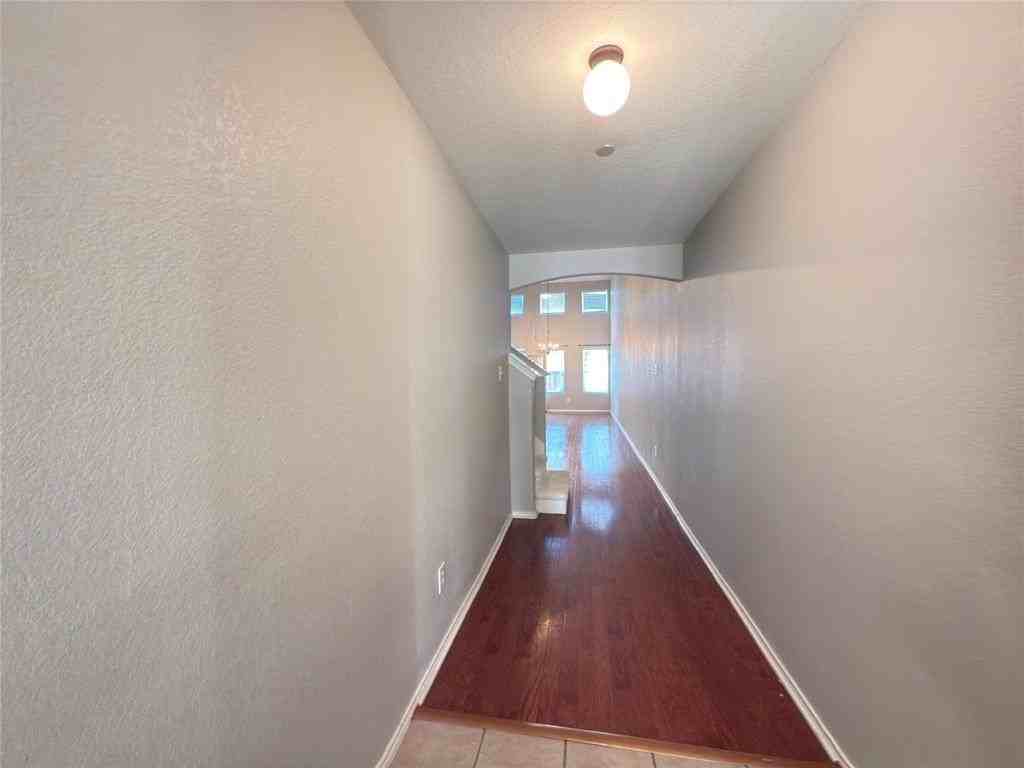 10155 Summit Run Dr - Photo 3 of 30