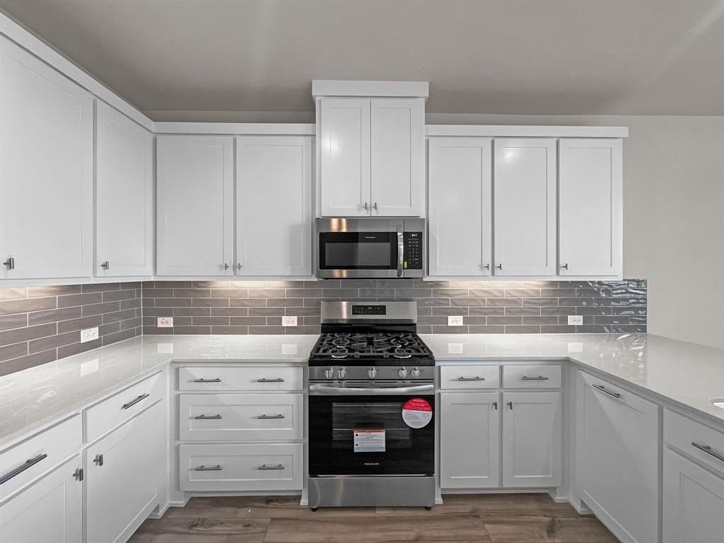 8876 Samara St - Photo 4 of 20