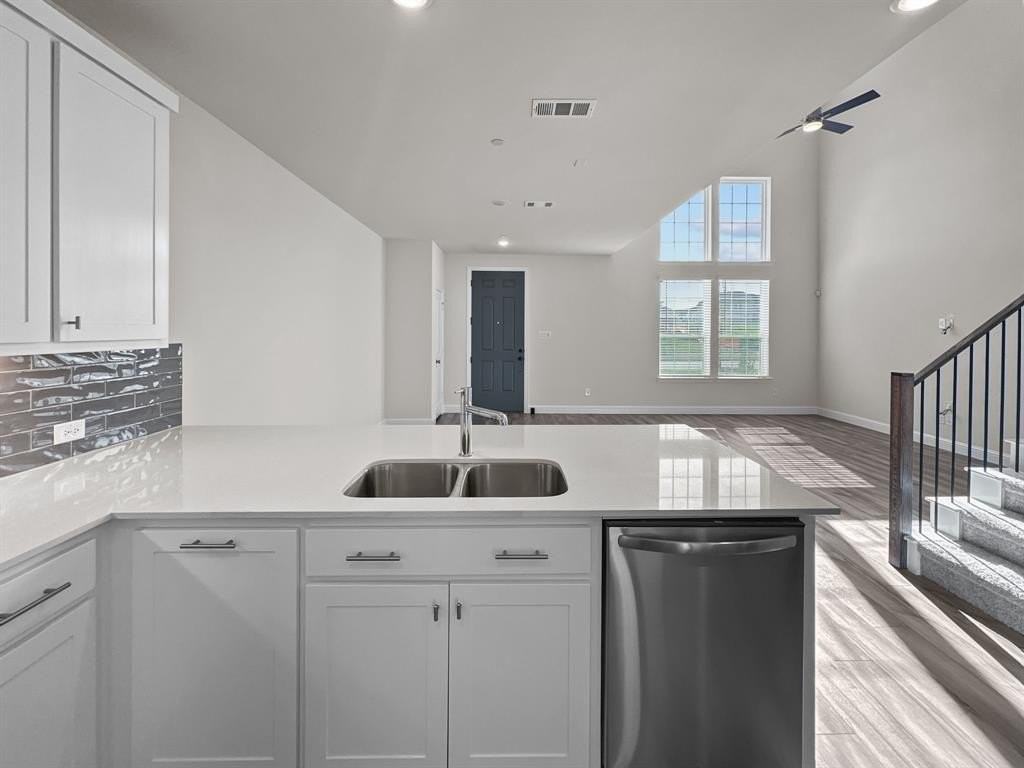 8876 Samara St - Photo 5 of 20