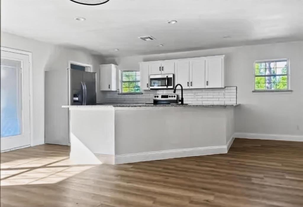 529 Celtic Rd - Photo 3 of 16