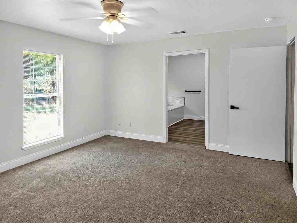 529 Celtic Rd - Photo 5 of 16