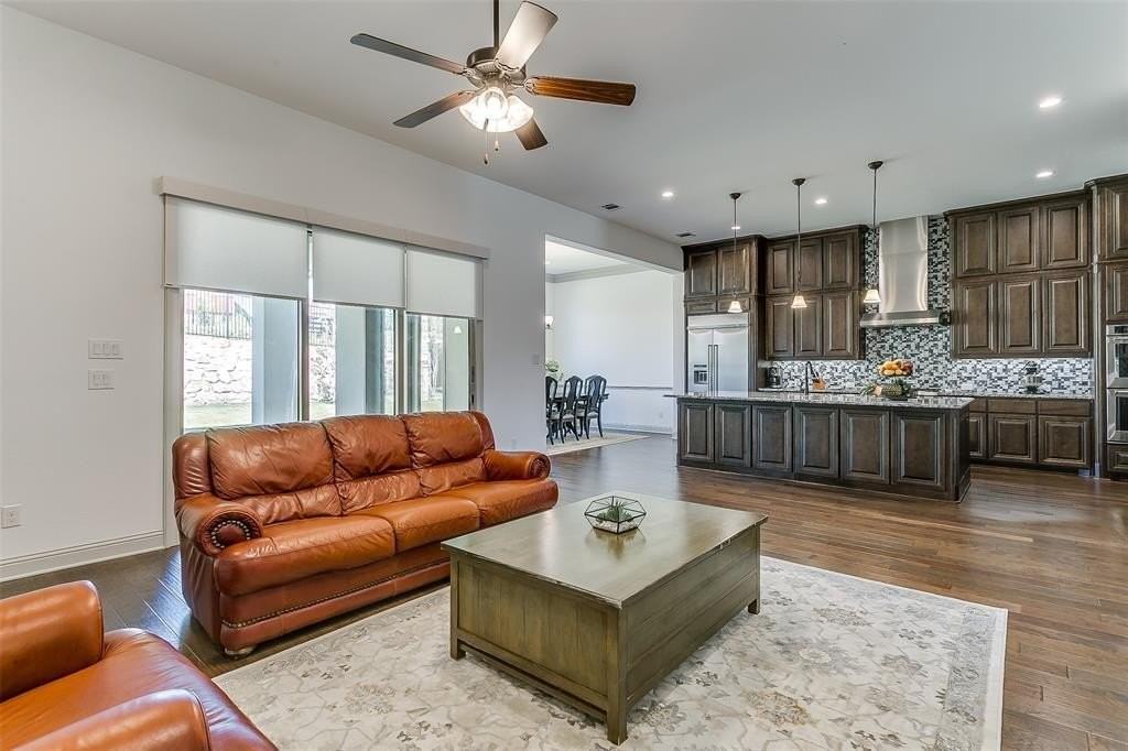 1636 Prairie Ridge Rd - Photo 4 of 14