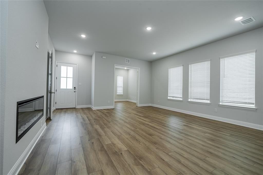 7005 Sunset Blvd - Photo 6 of 30