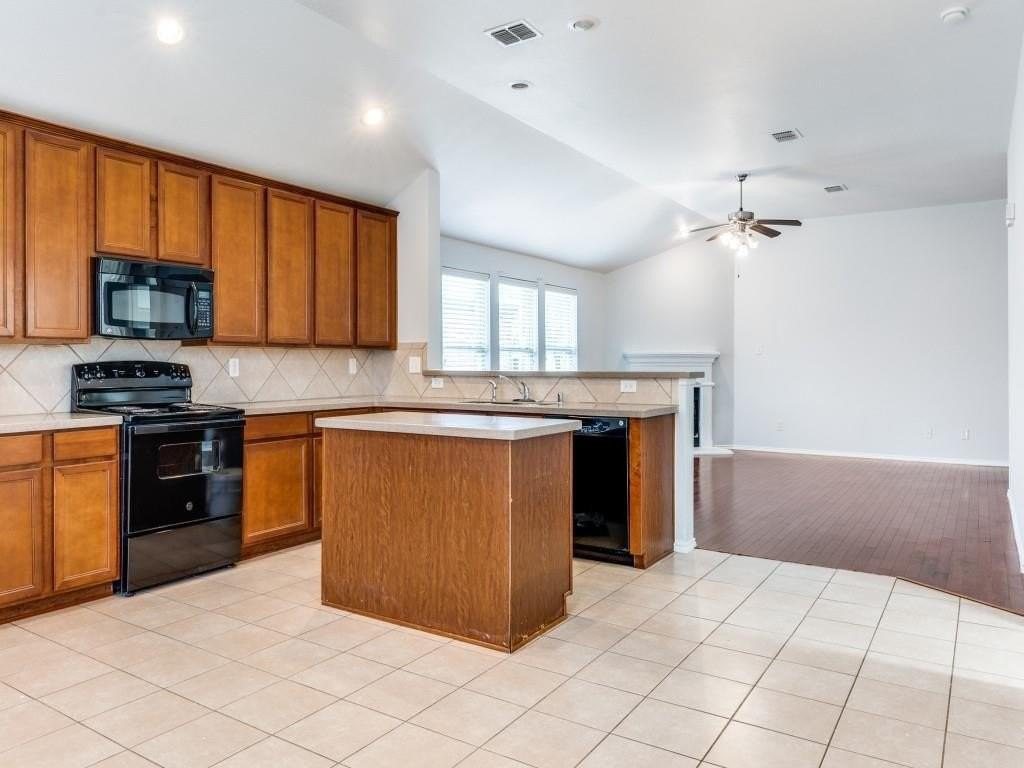 8920 Whirlwind Trl - Photo 4 of 12