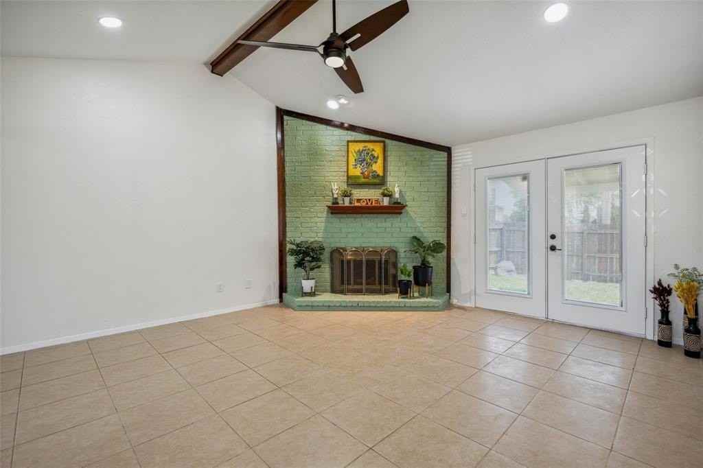 1138 Southwood Ct - Photo 2 of 24