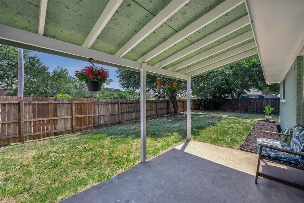 1138 Southwood Ct - Photo 4 of 24