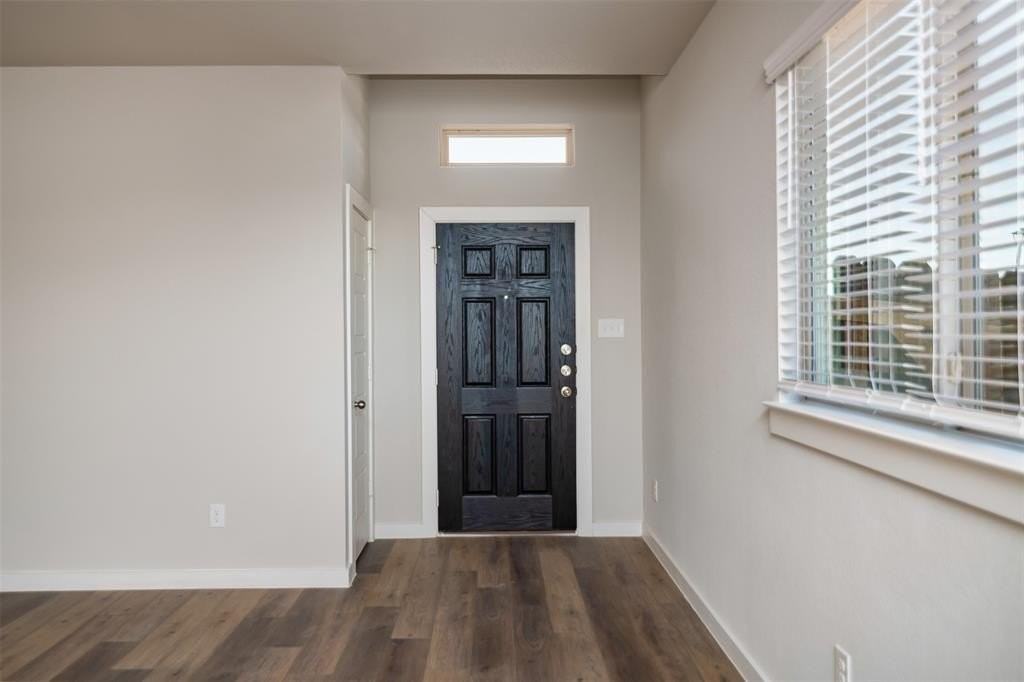 609 Fallow Drive - Photo 4 of 21