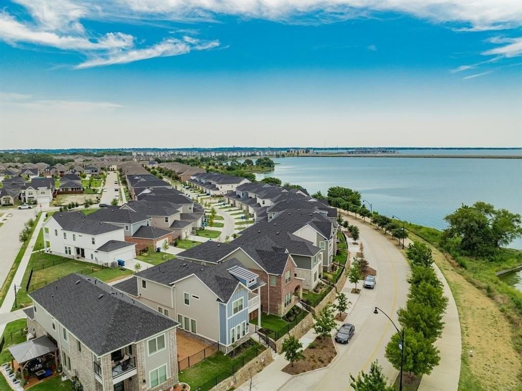 7009 Sunset Blvd - Photo 2 of 32