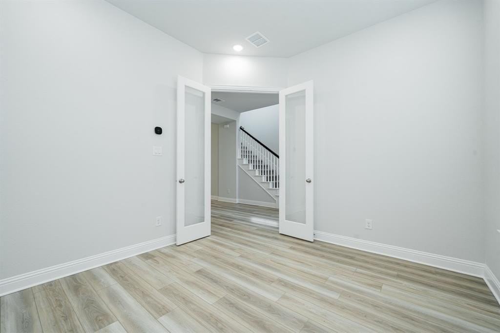 7009 Sunset Blvd - Photo 6 of 32