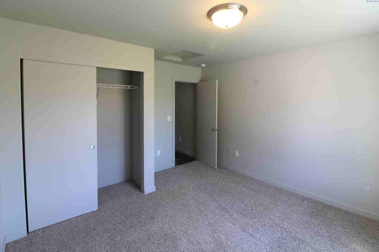 605 South Cedar Avenue - Photo 2 of 12