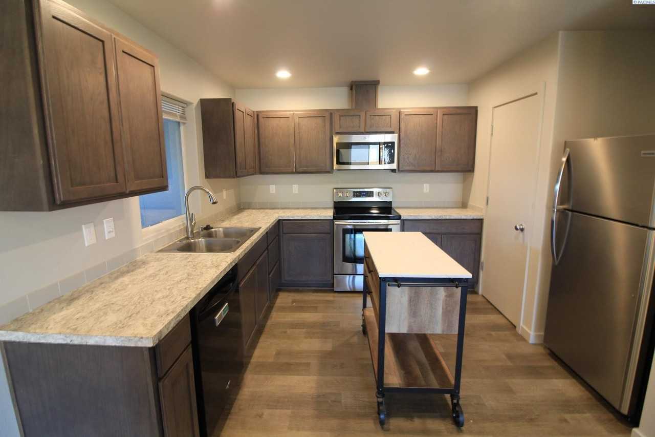 605 South Cedar Avenue - Photo 3 of 12