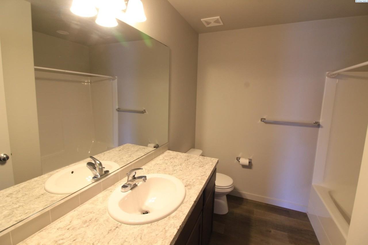 605 South Cedar Avenue - Photo 6 of 12