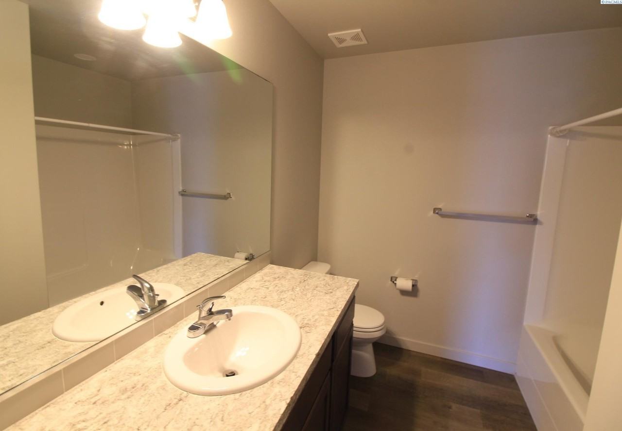 605 South Cedar Avenue - Photo 7 of 12