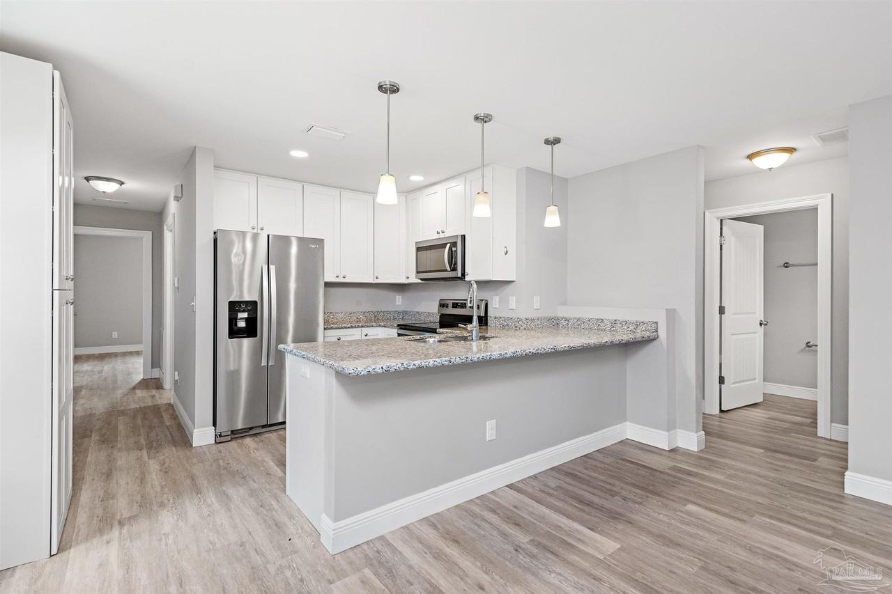 3611 Stonewall Ave - Photo 4 of 29