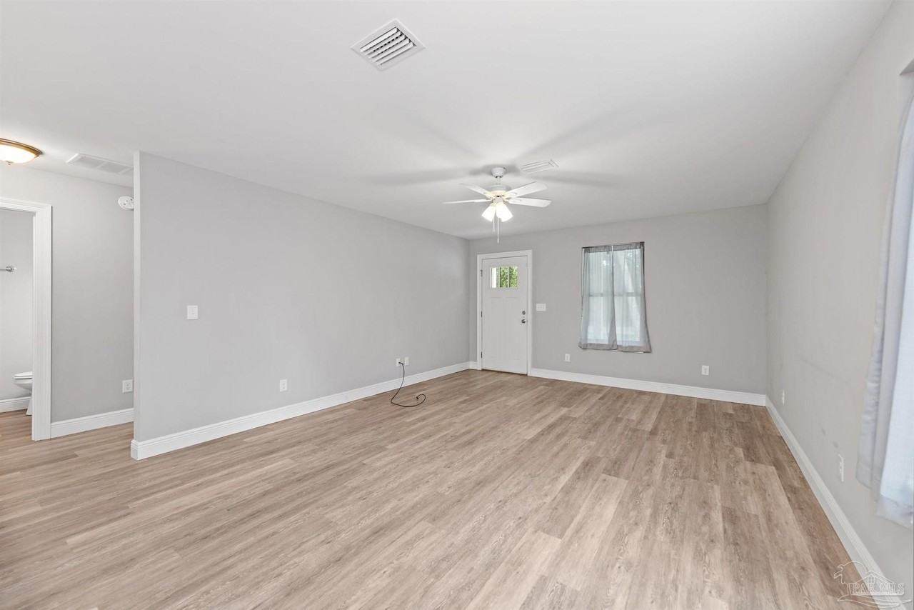 3611 Stonewall Ave - Photo 3 of 29