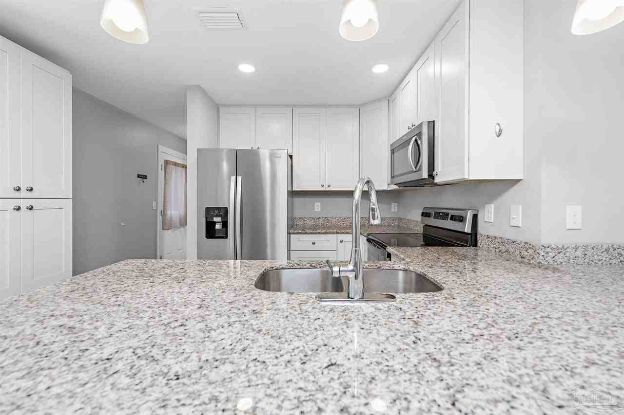 3611 Stonewall Ave - Photo 6 of 29