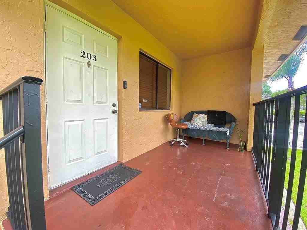 6011 10th Ave N - Photo 4 of 7