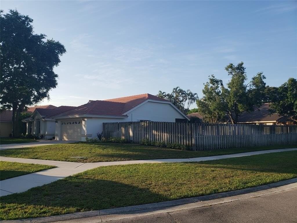 6639 Hatteras Dr - Photo 4 of 41