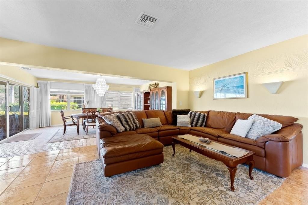 3015 N Palm Aire Dr - Photo 6 of 39