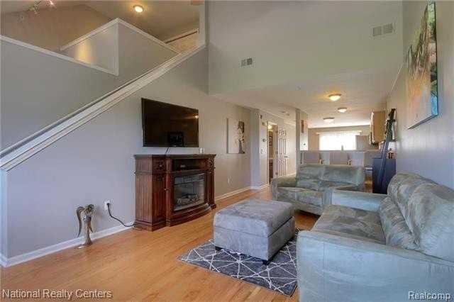 39637 Springwater Dr - Photo 6 of 24