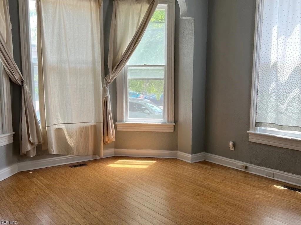 442 Court St #A - Photo 3 of 20