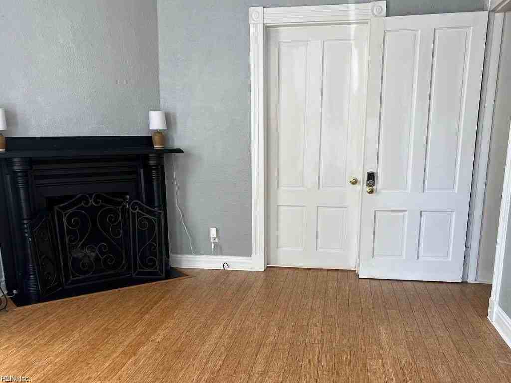 442 Court St #A - Photo 4 of 20