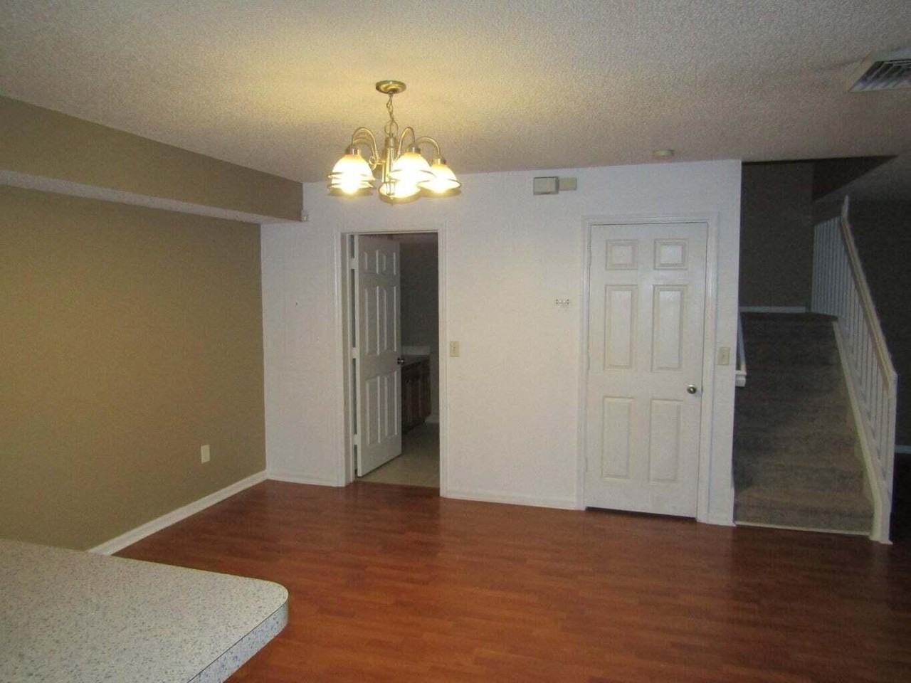 2212 White Pine Cir #B - Photo 6 of 9