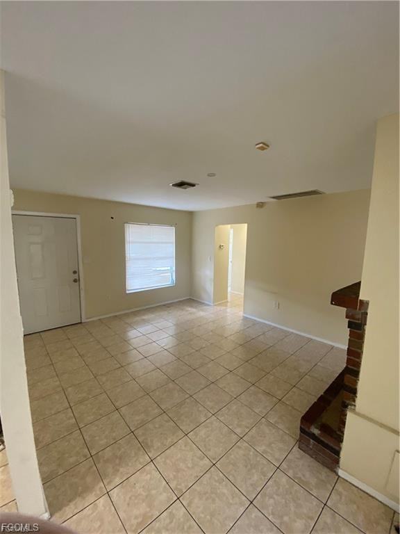 2985 Saint Charles St - Photo 2 of 8