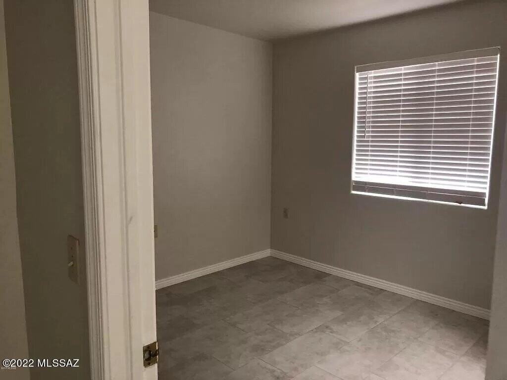 3841 N Country Club Rd #2 - Photo 4 of 10