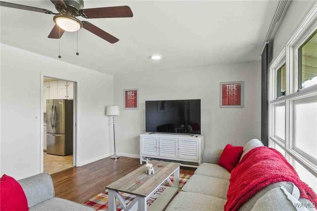 9 Rhonda Dr - Photo 2 of 16