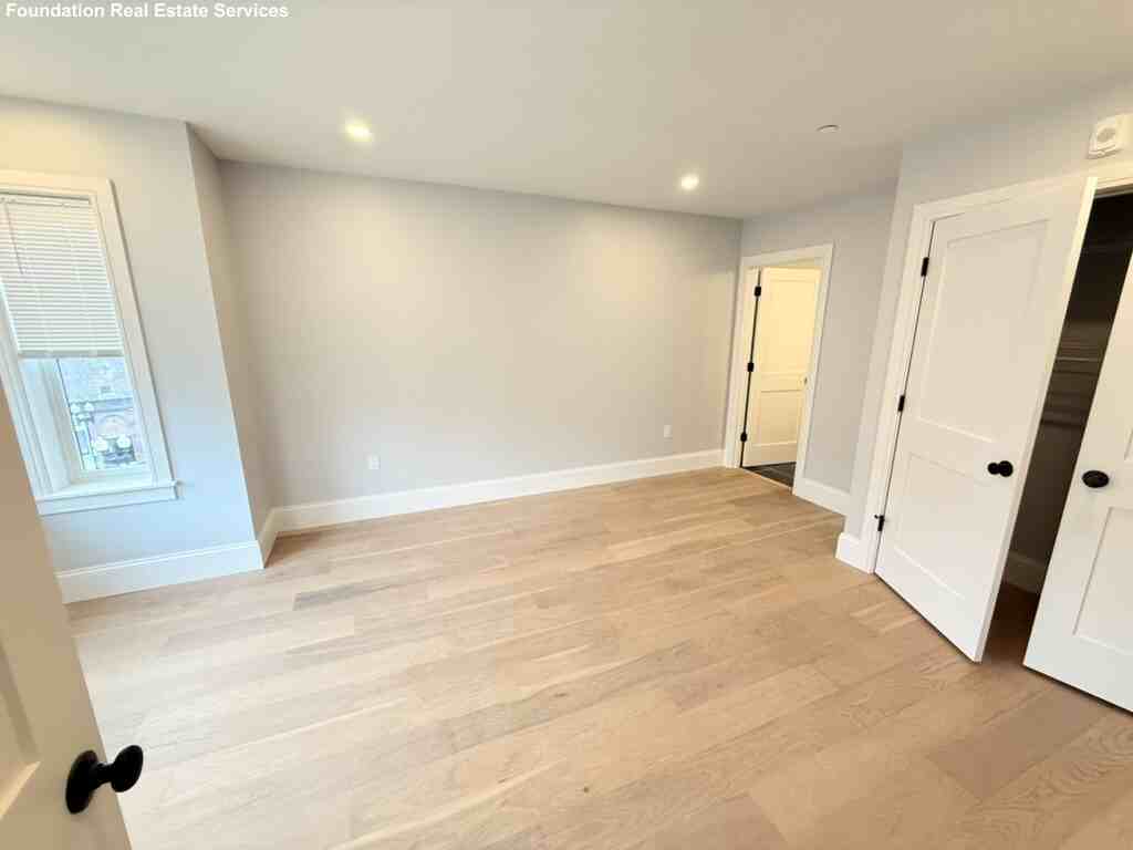 425 Market St #306 - Photo 2 of 5