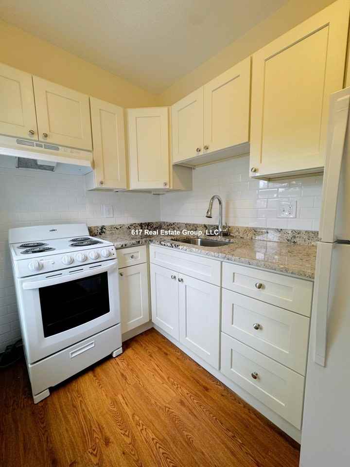 70 S Huntington Ave #3A - Photo 5 of 13