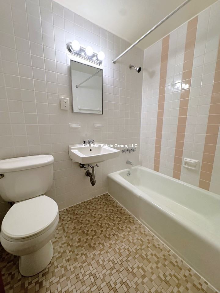 70 S Huntington Ave #3A - Photo 7 of 13
