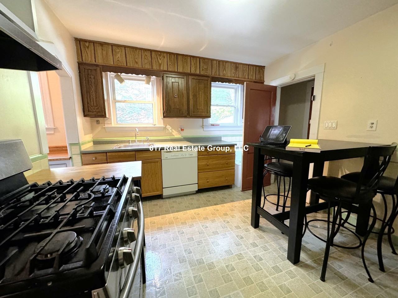 33 Greycliff Rd - Photo 5 of 16