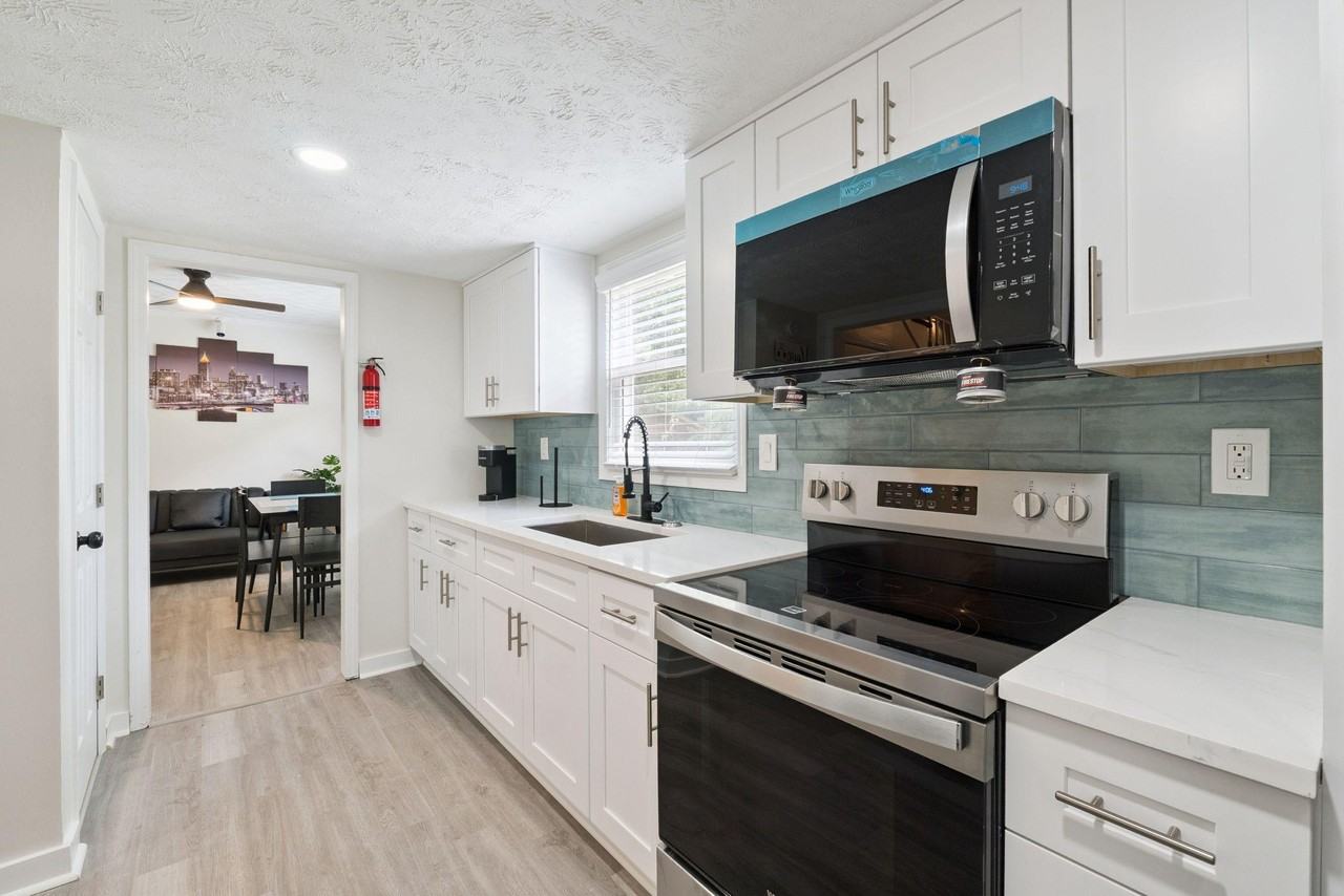 Castle Ct - Photo 6 of 23