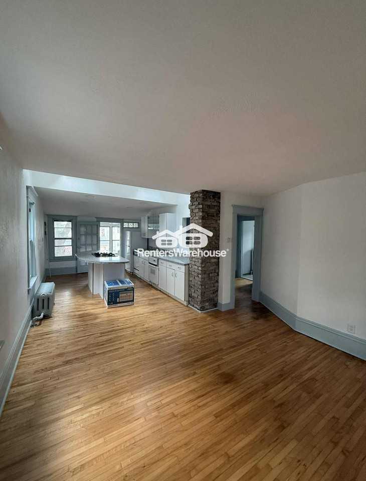 2733 Columbus Ave Uppr - Photo 3 of 13