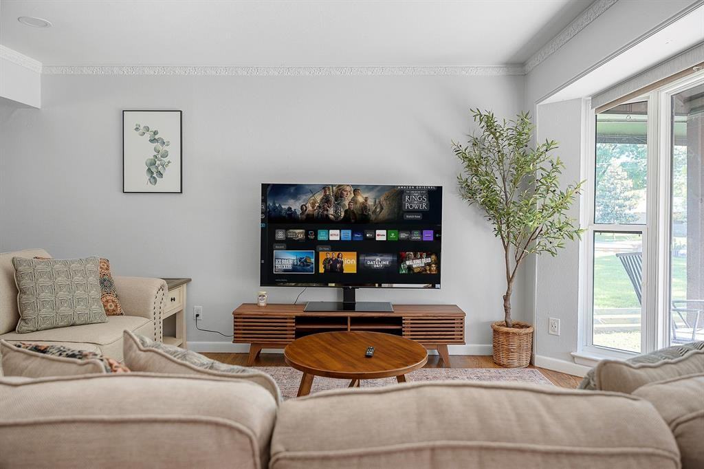 3439 Holliday Rd - Photo 3 of 33