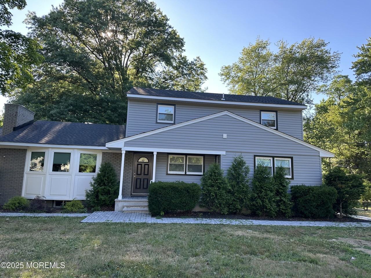 28 New Monmouth Rd - Photo 2 of 46