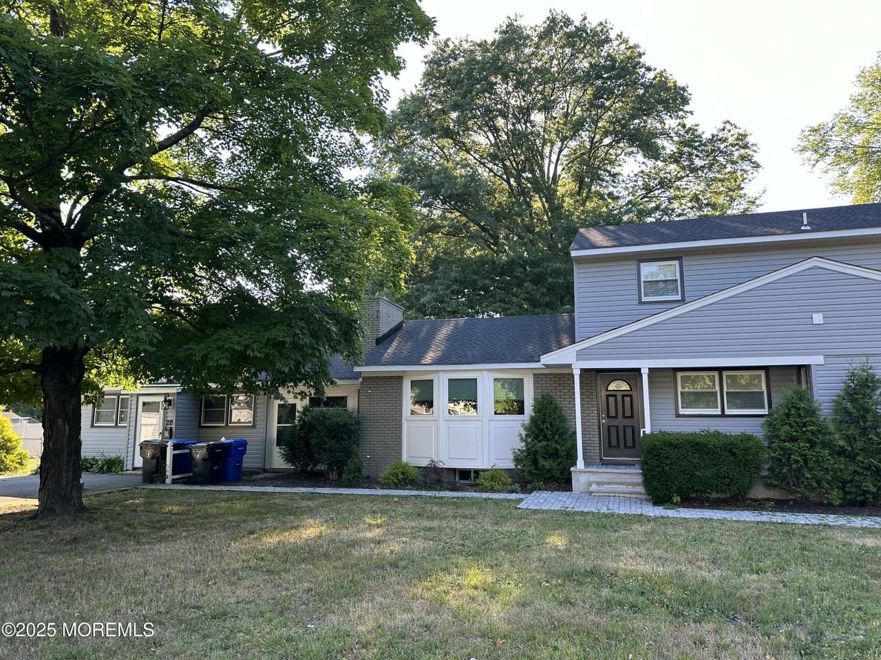 28 New Monmouth Rd - Photo 3 of 46