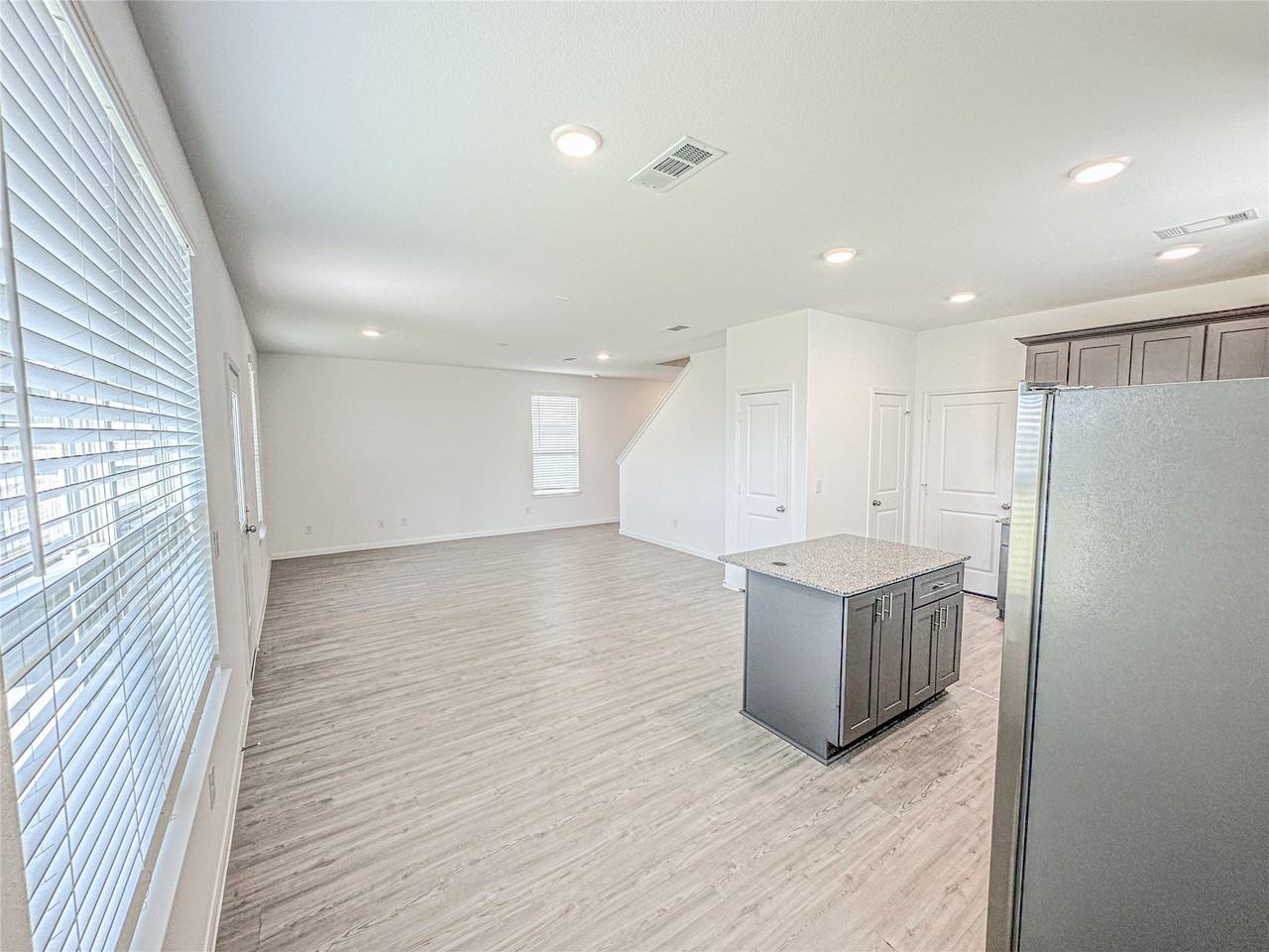 23926 Escardilla Dr - Photo 6 of 35