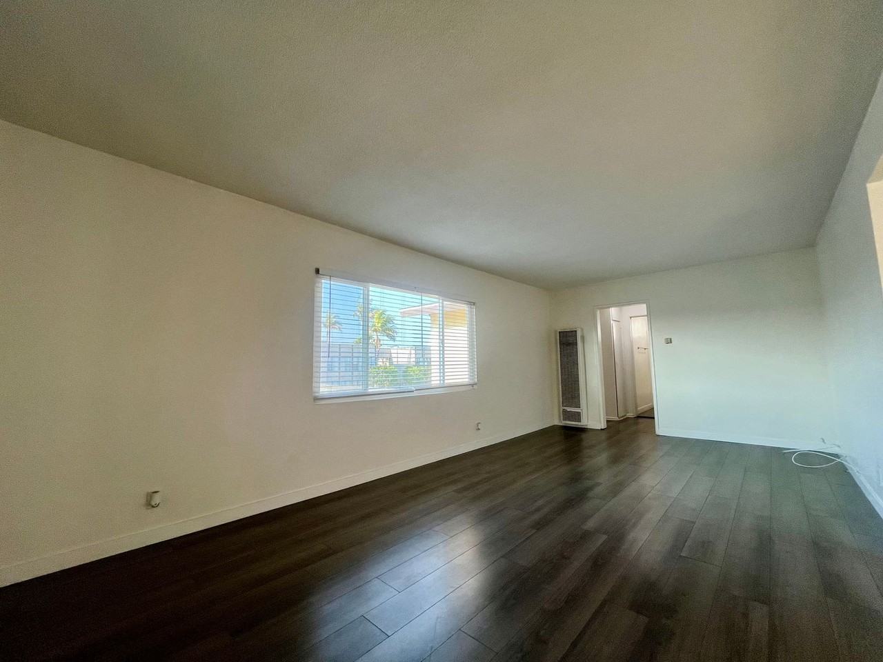 2708 - Photo 5 of 21