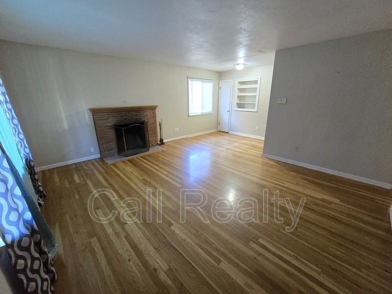 1218 E 33rd Ave - Photo 2 of 10