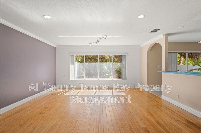 2725 N Myrtle Ave - Photo 7 of 21